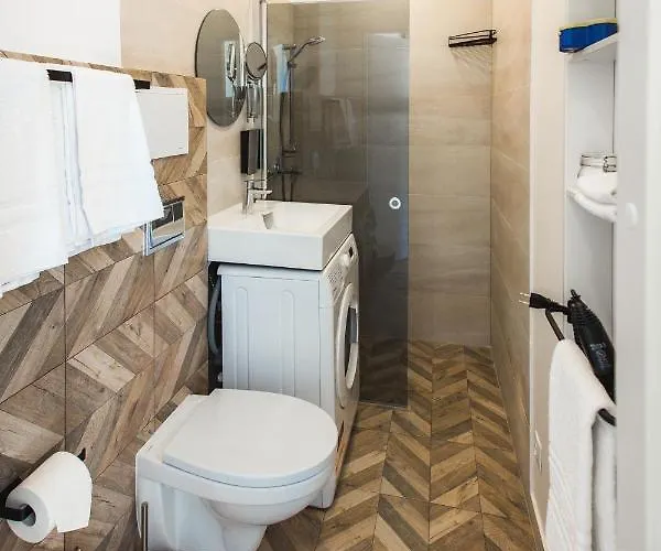 Apartment Bearsleys Knights