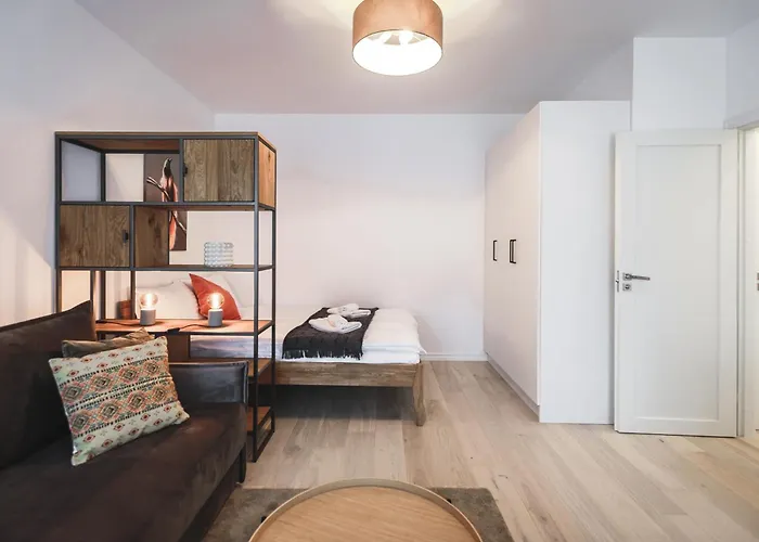 Bearsleys Knights Apartment *